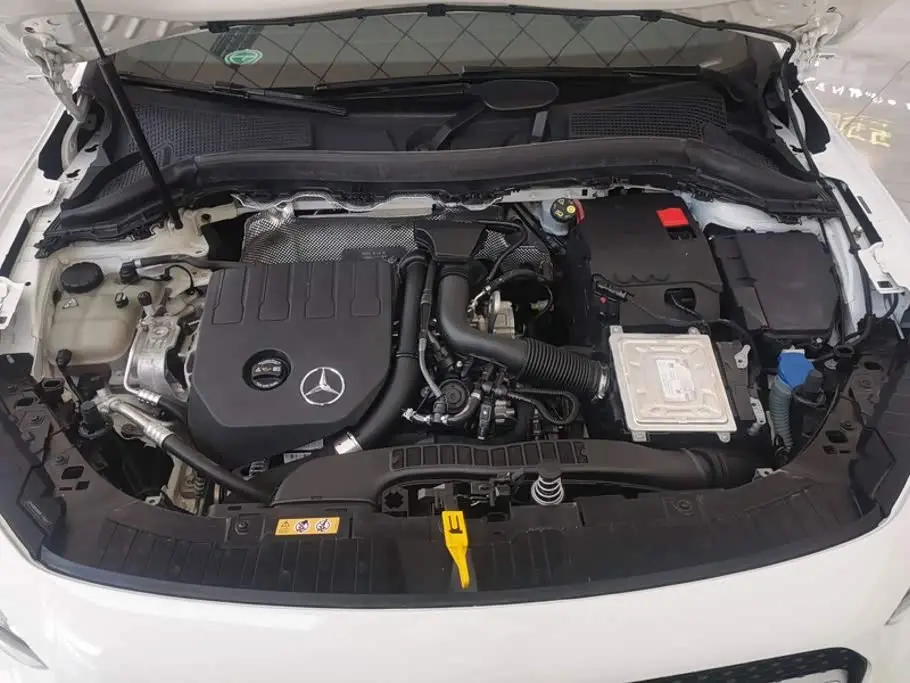 Mercedes-Benz GLA 2023 — Фото 10/16