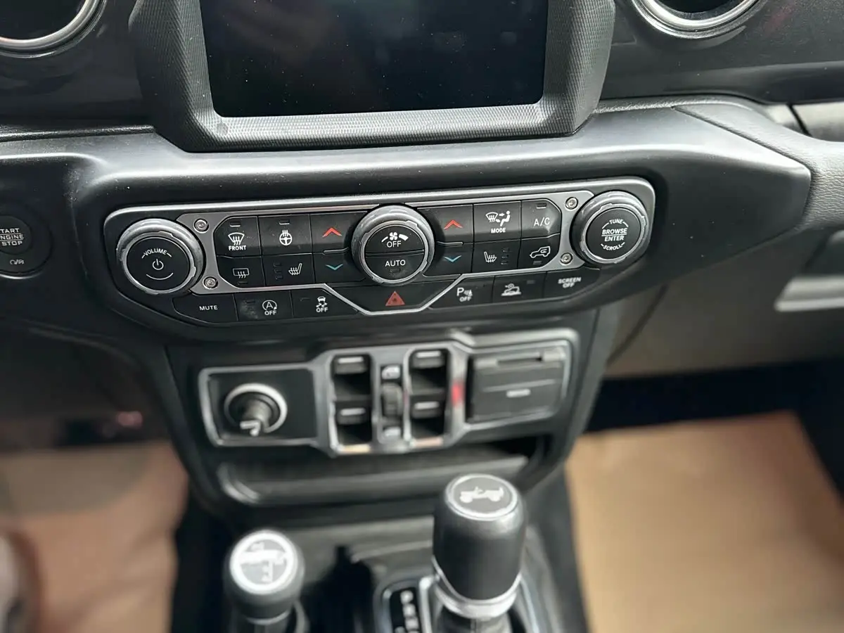 Jeep Wrangler 2022 — Фото 20/20