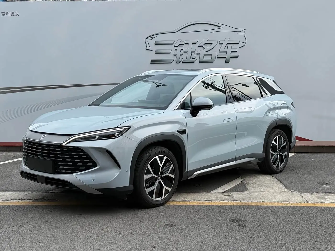 BYD Song L DM-i 2025 — Фото 1/9
