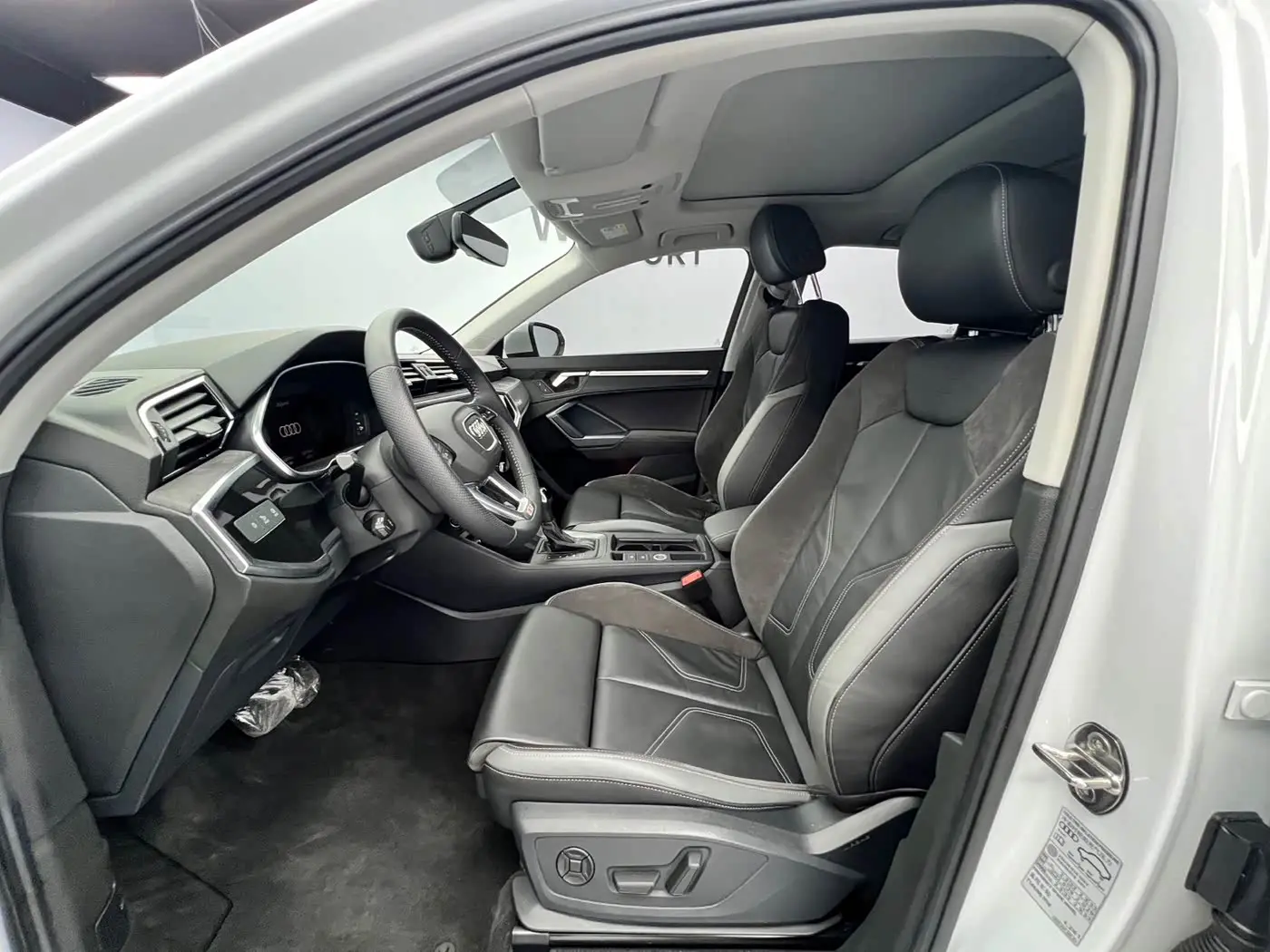 Audi Q3 Sportback 2022 — Фото 7/19