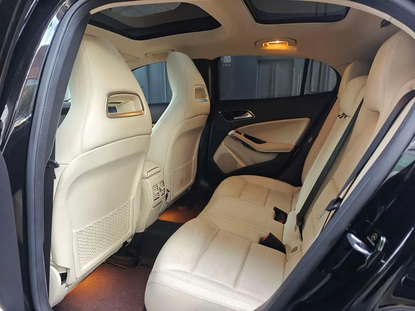 Mercedes-Benz GLA 2020 — Şəkil 11/20