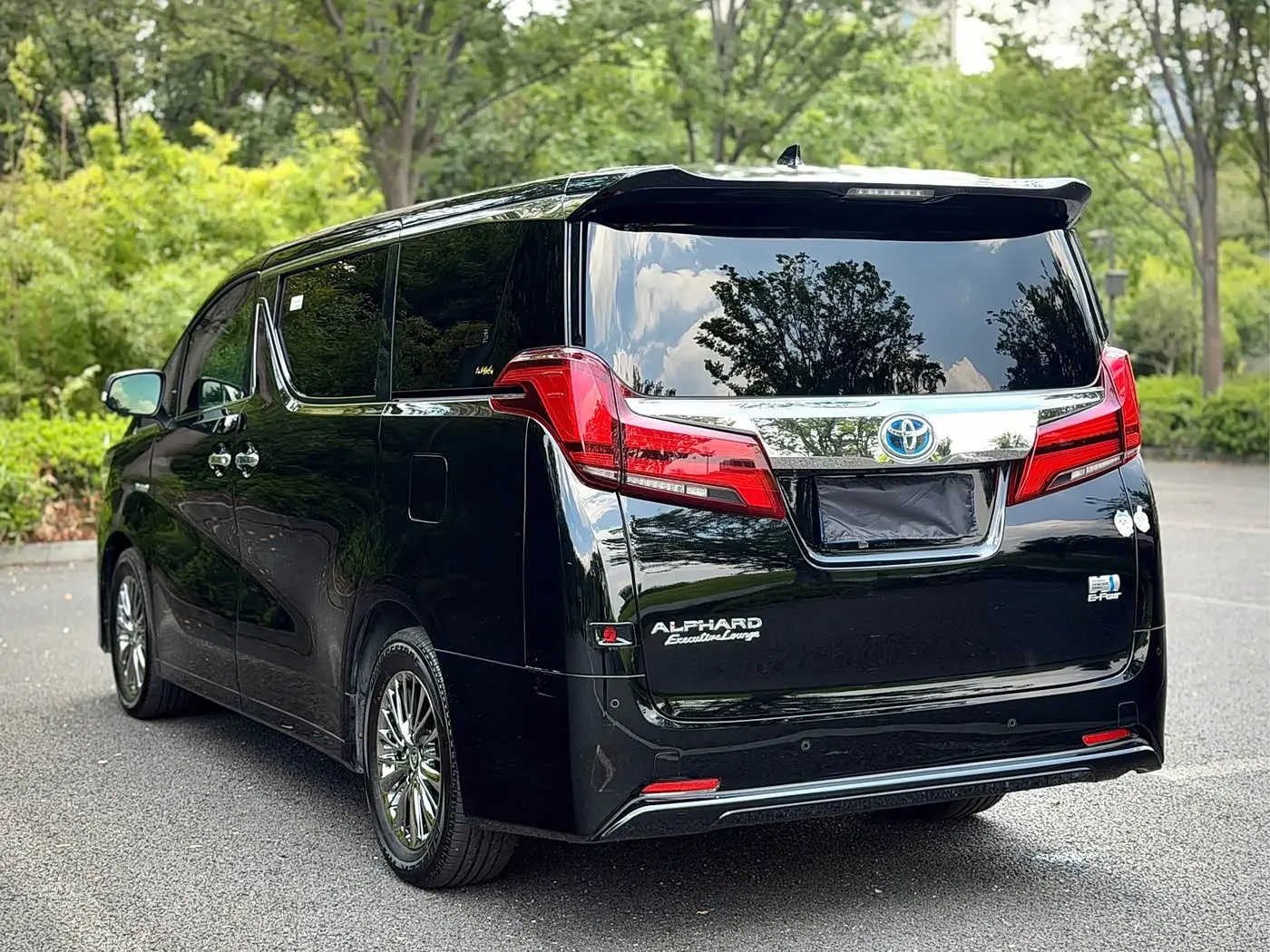 Toyota Alphard 2021 — Photo 6/20
