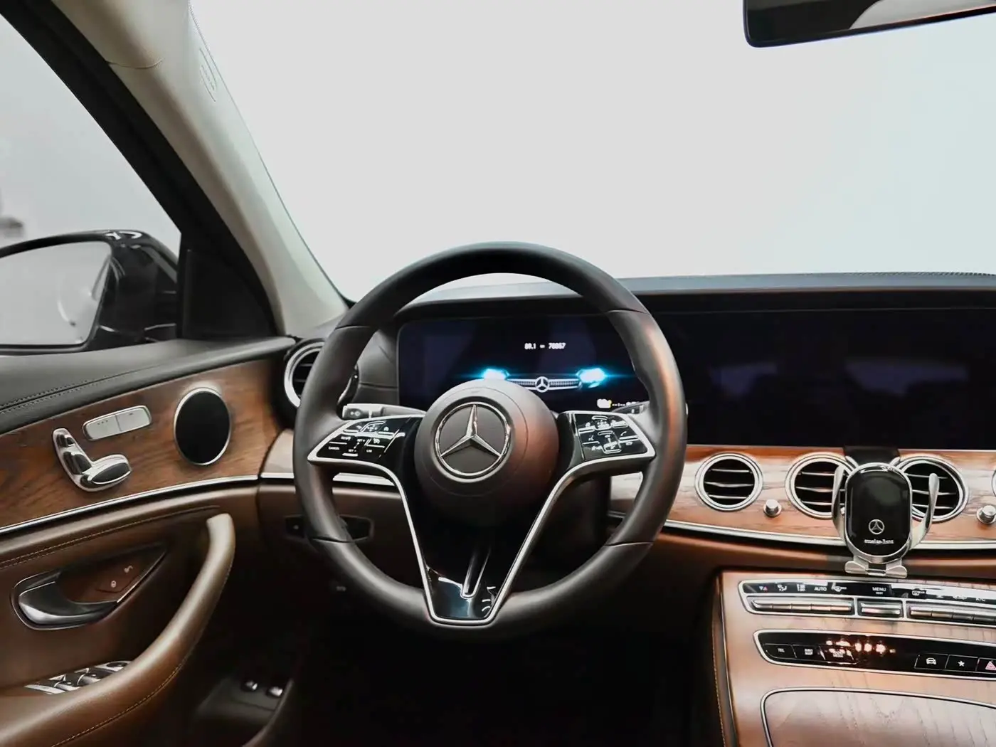Mercedes-Benz E-Class New Energy 2022 — Photo 13/20