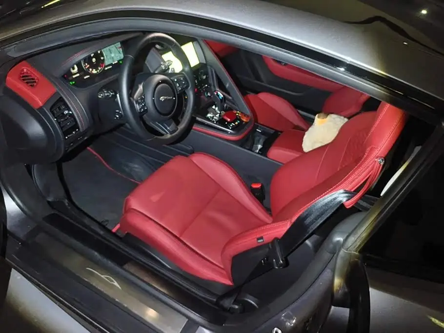 Jaguar F-TYPE 2024 — Photo 9/16