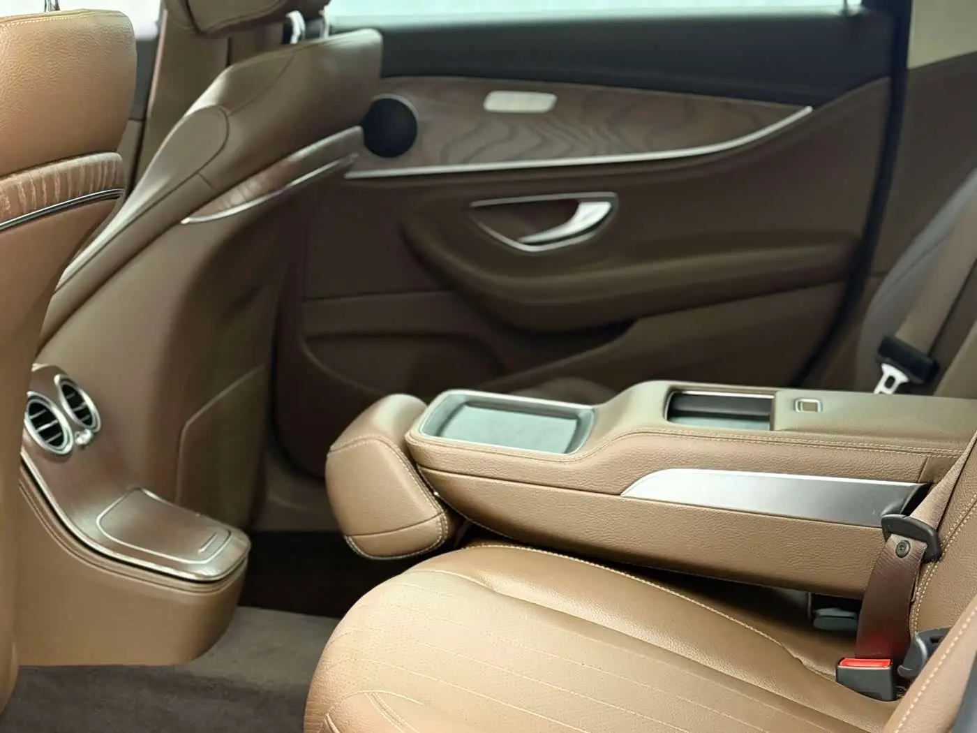 Mercedes-Benz E-Class 2022 — Фото 5/12