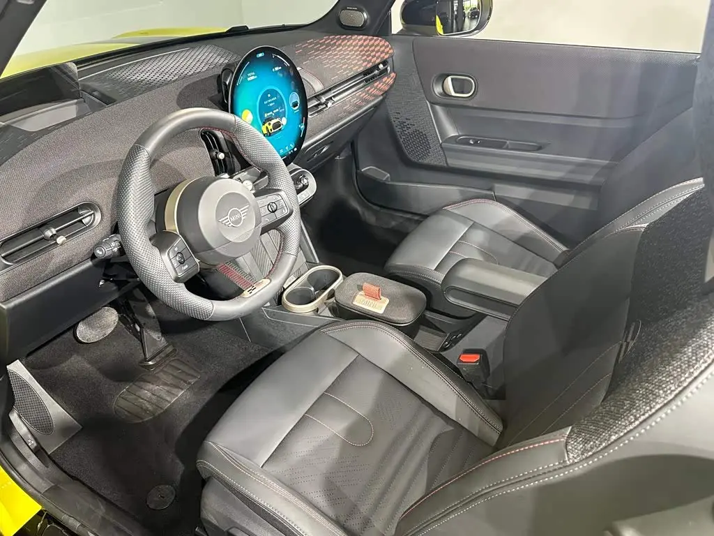 MINI MINI 2025 — Şəkil 6/18