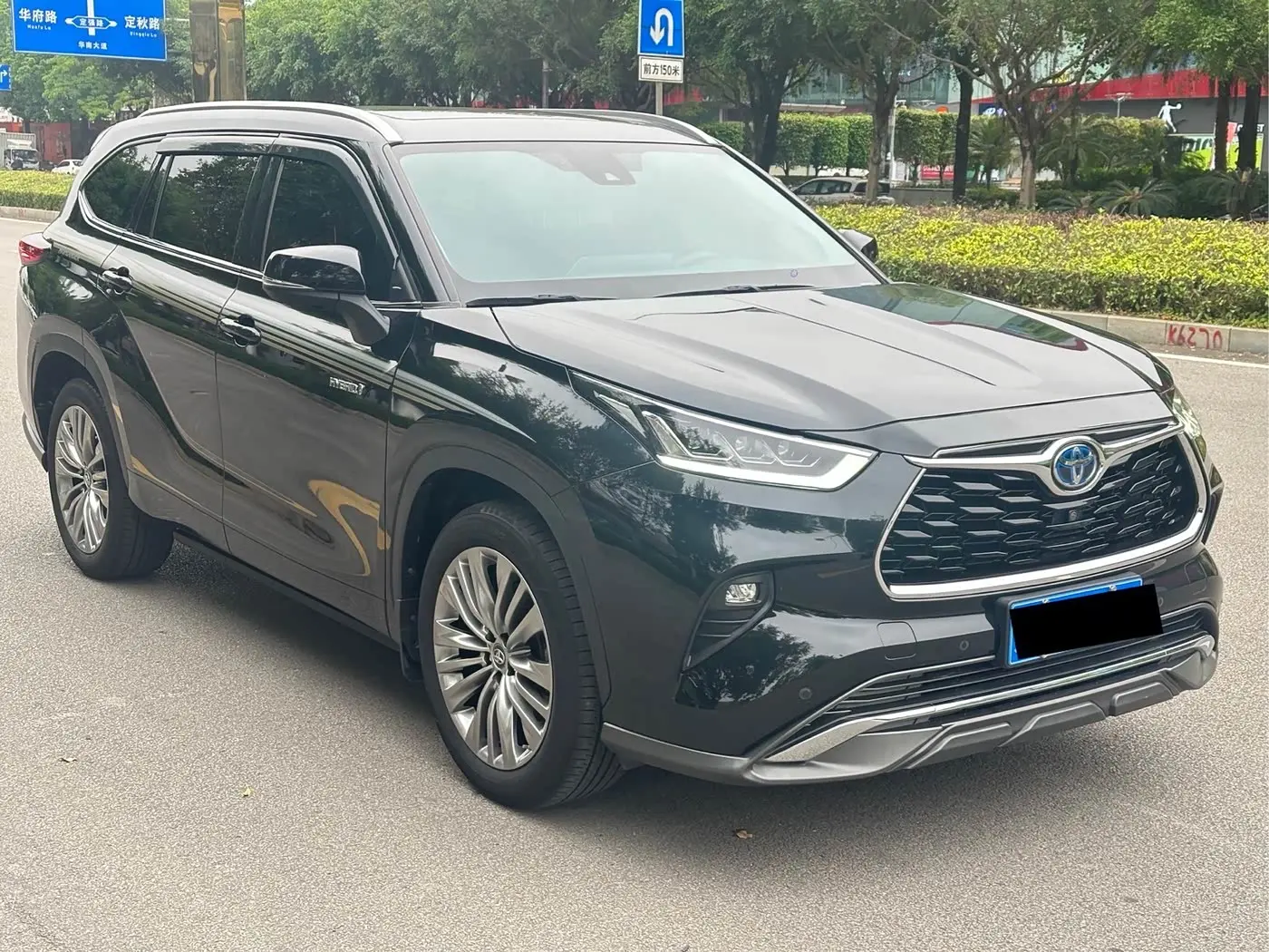 Toyota Highlander 2021 — Фото 3/14