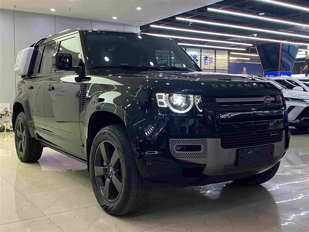 Land Rover Defender 2022 — Photo 3/17