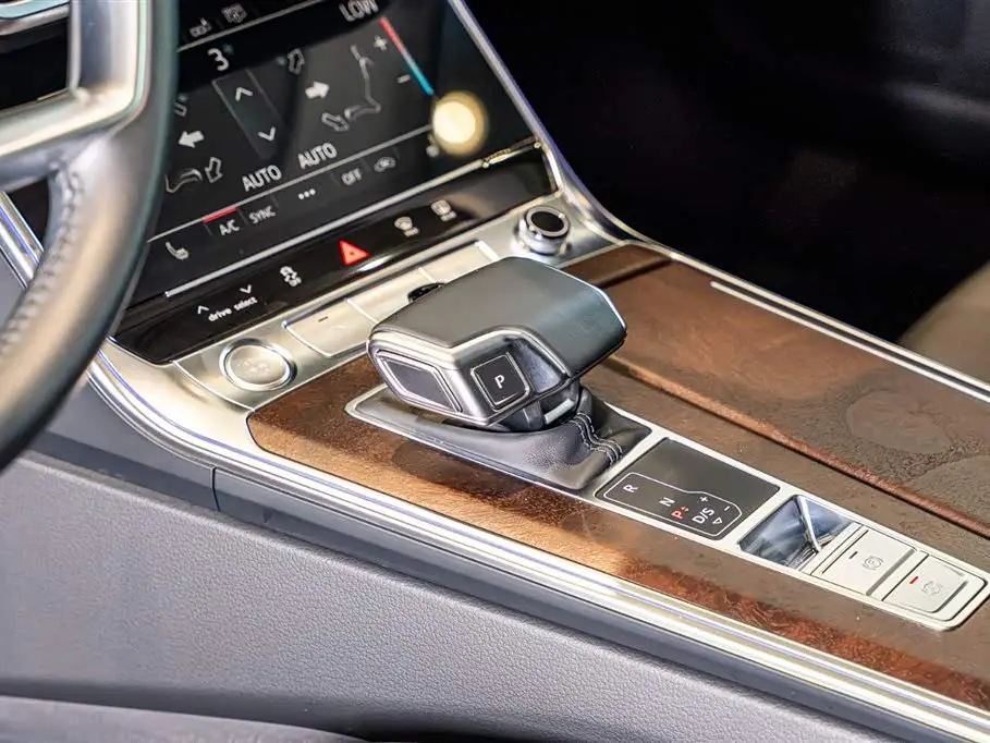Audi A6 2020 — Şəkil 14/20