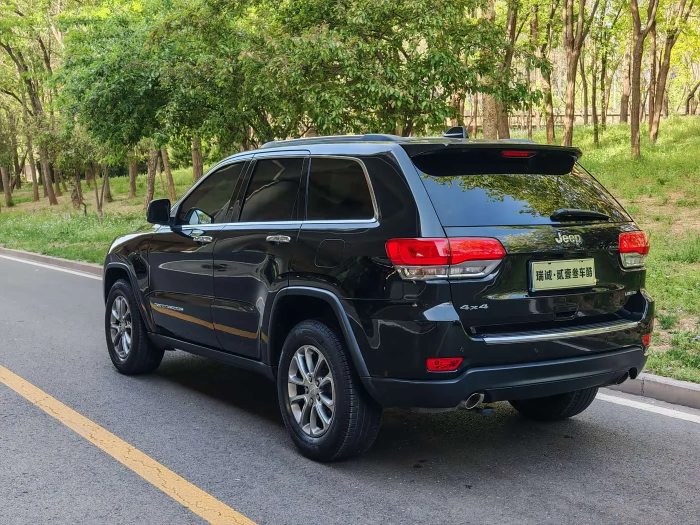 Jeep Grand Cherokee 2017 — Photo 12/14