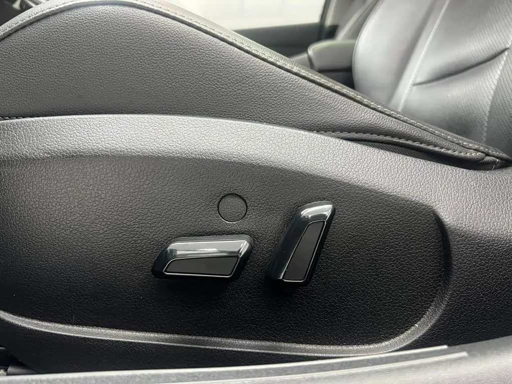Hyundai Elantra 2022 — Фото 14/20