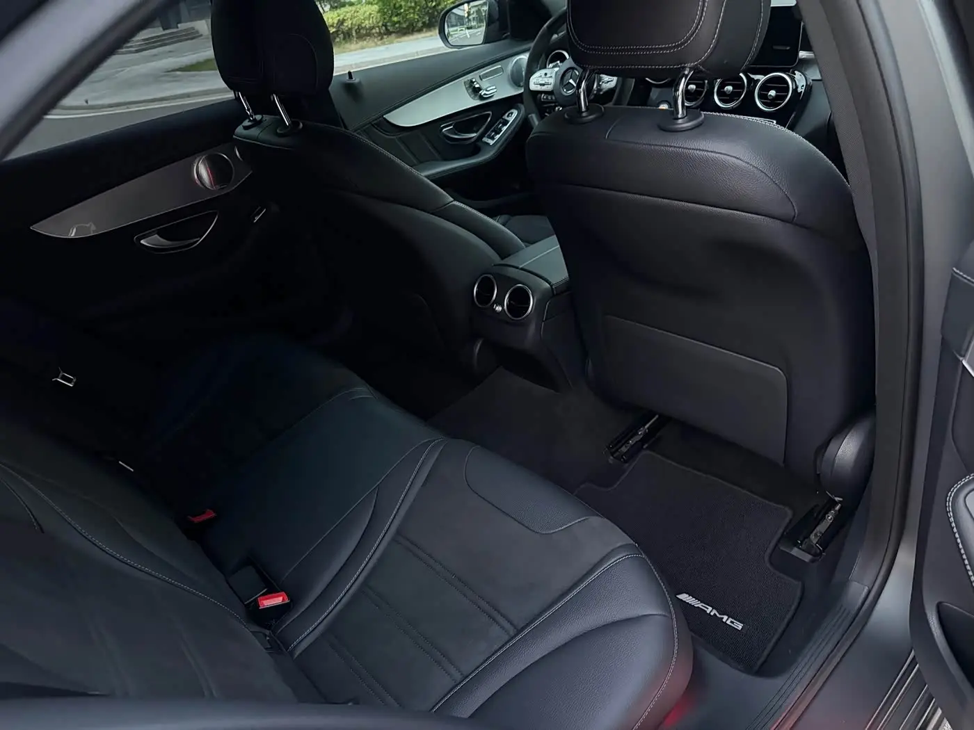 Mercedes-Benz C-Class AMG 2020 — Photo 11/12
