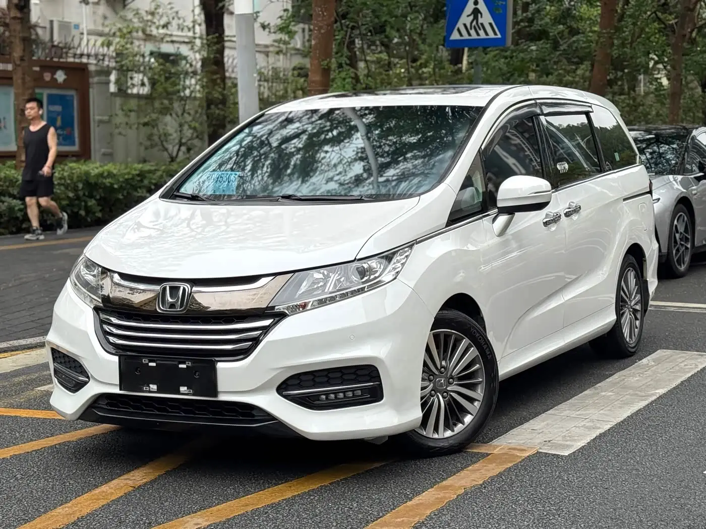 Honda Odyssey 2019 — Фото 1/20
