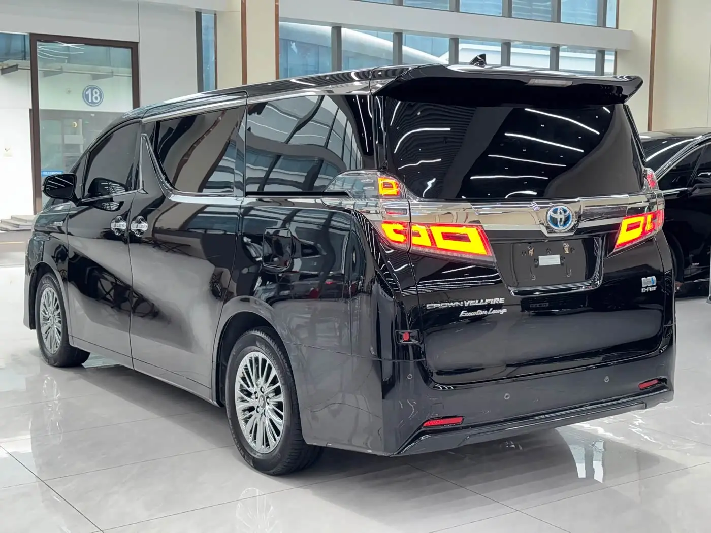 Toyota Vellfire 2021 — Photo 12/12