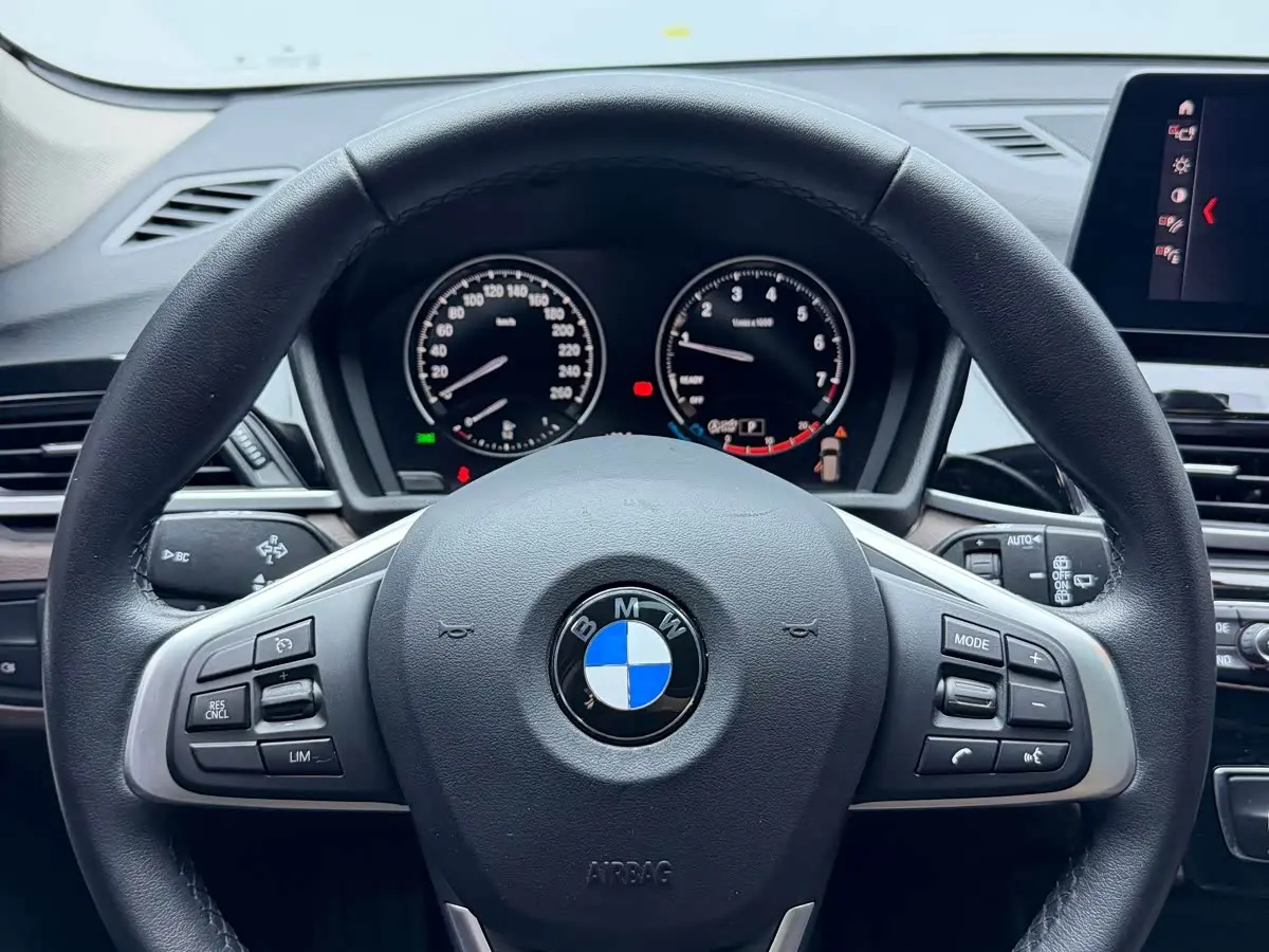 BMW X1 2023 — Фото 16/20