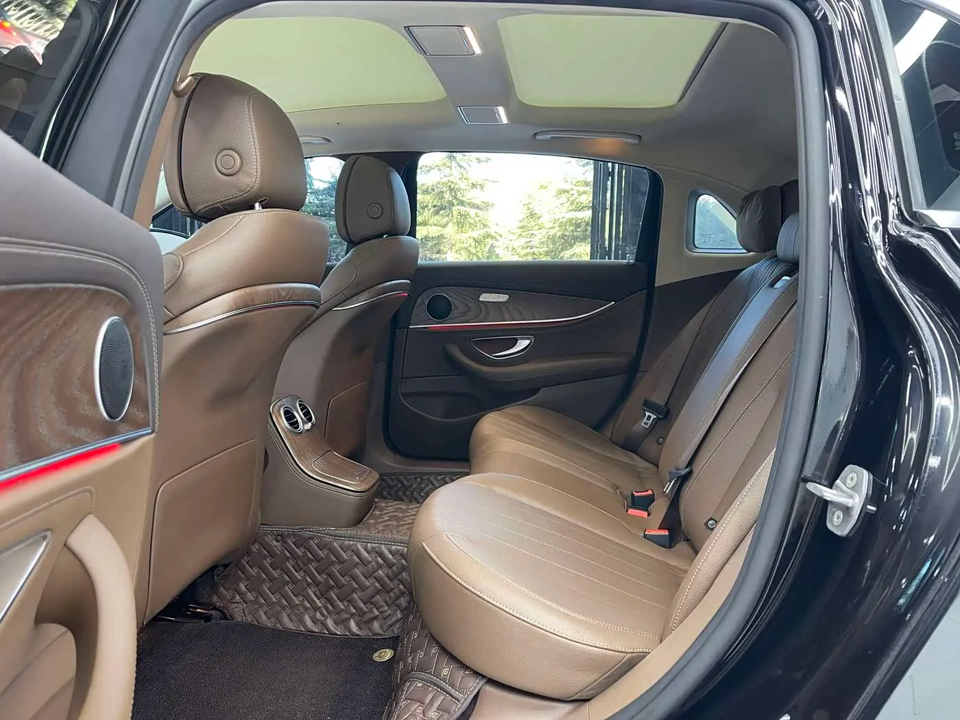 Mercedes-Benz E-Class 2023 — Şəkil 17/20