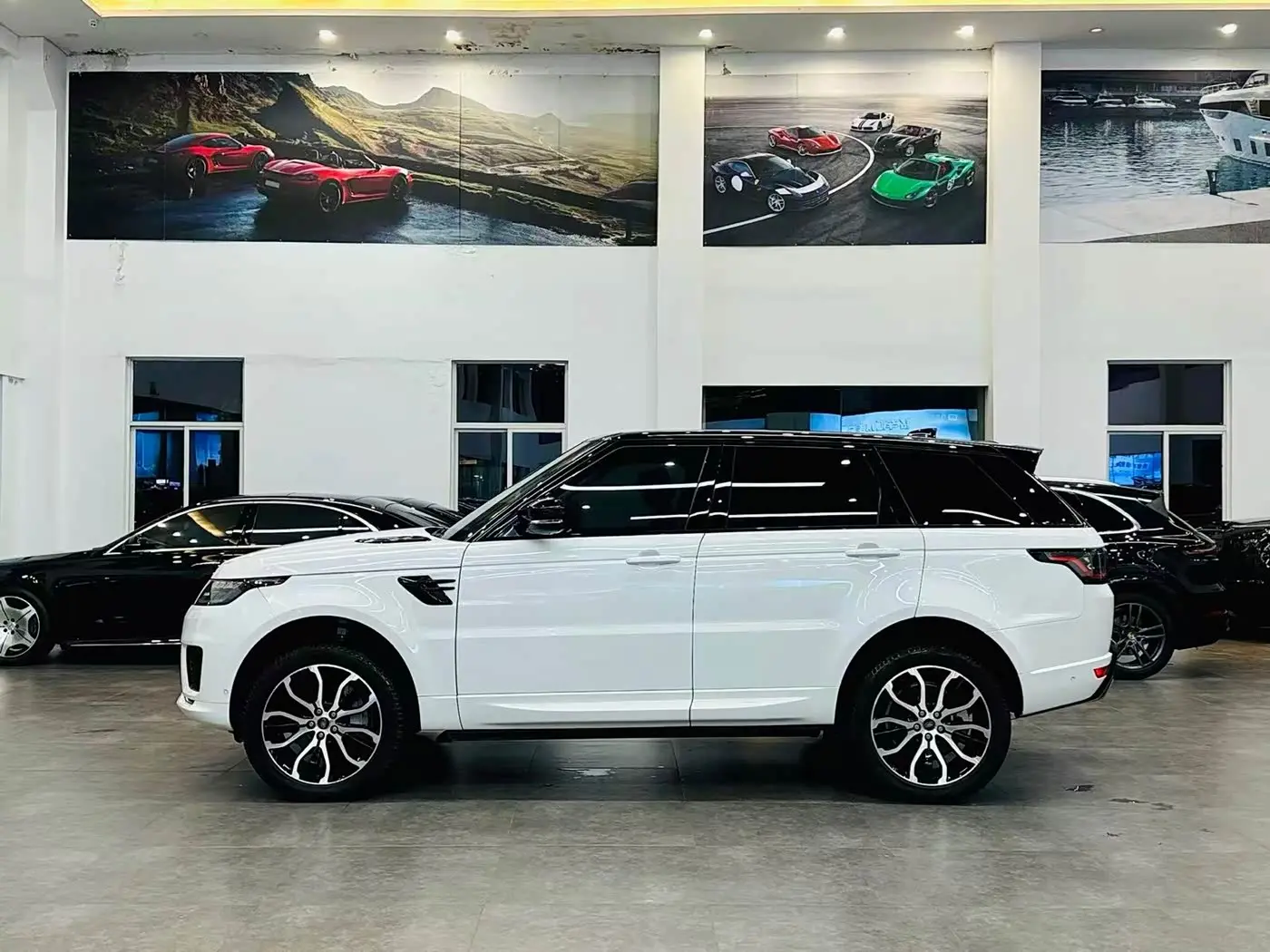 Land Rover Range Rover Sport 2022 — Photo 3/9