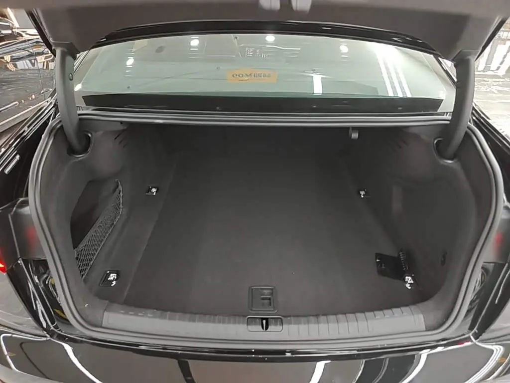 Audi A6L 2023 — Photo 19/20
