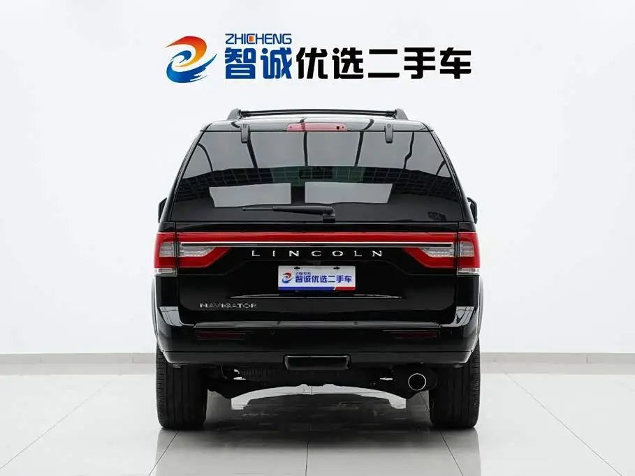 Lincoln Navigator 2018 — Şəkil 4/20