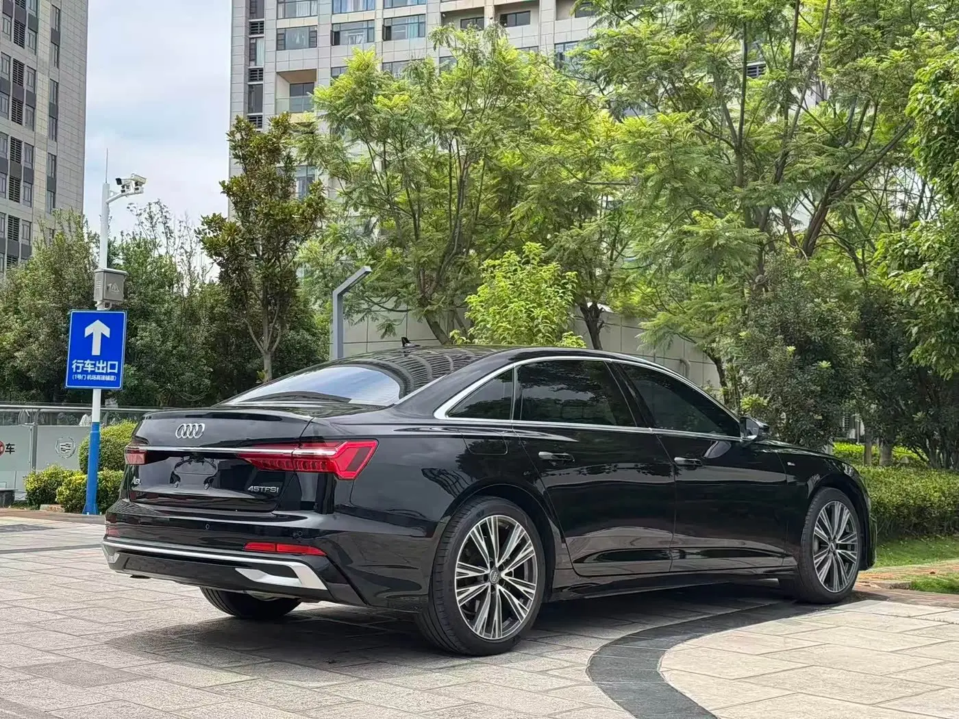 Audi A6L 2022 — Photo 9/9