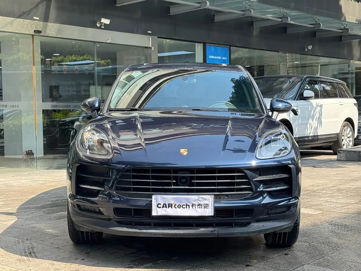 Porsche Macan 2019 — Photo 2/18