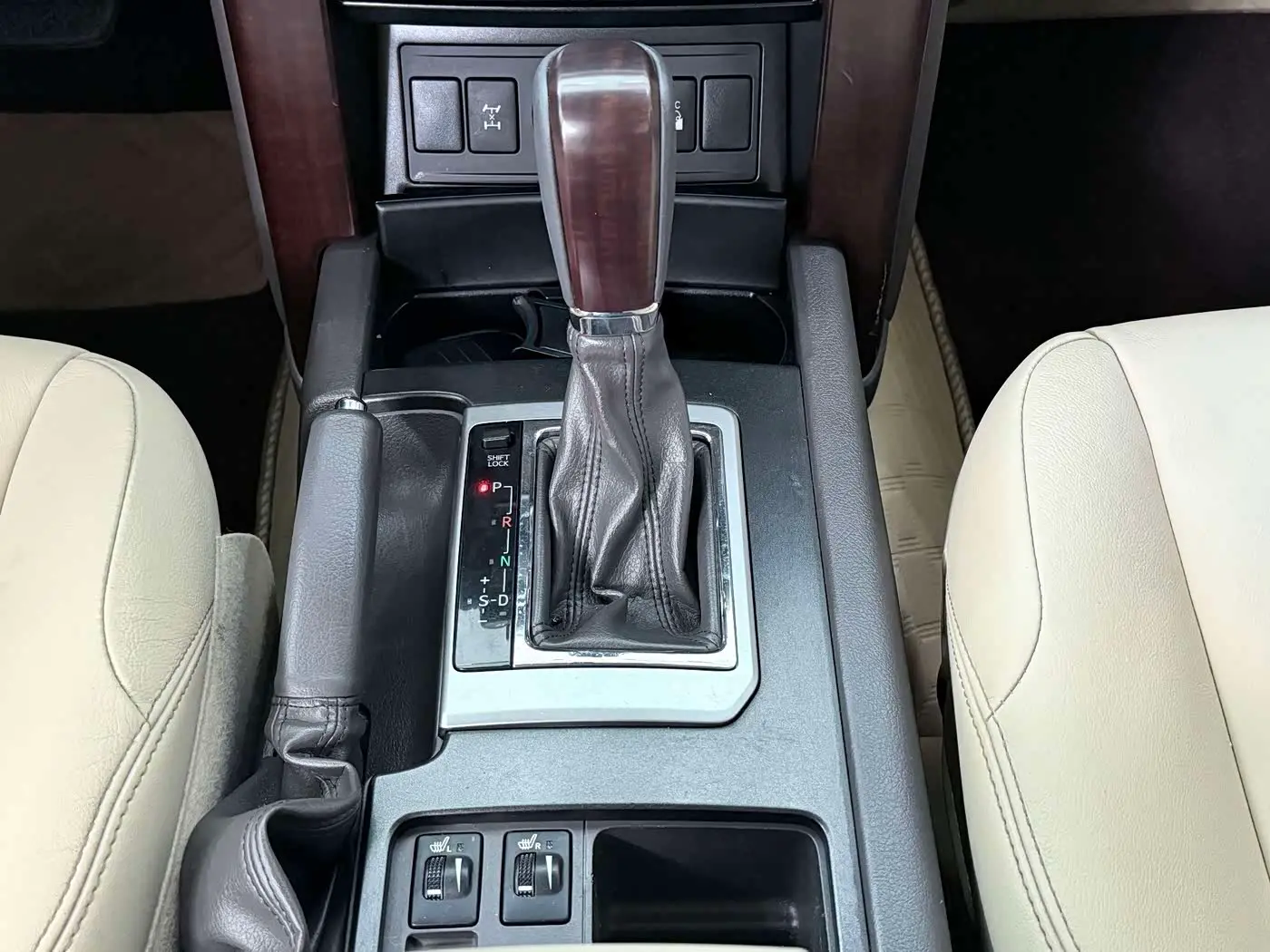 Toyota Prado 2016 — Photo 14/20