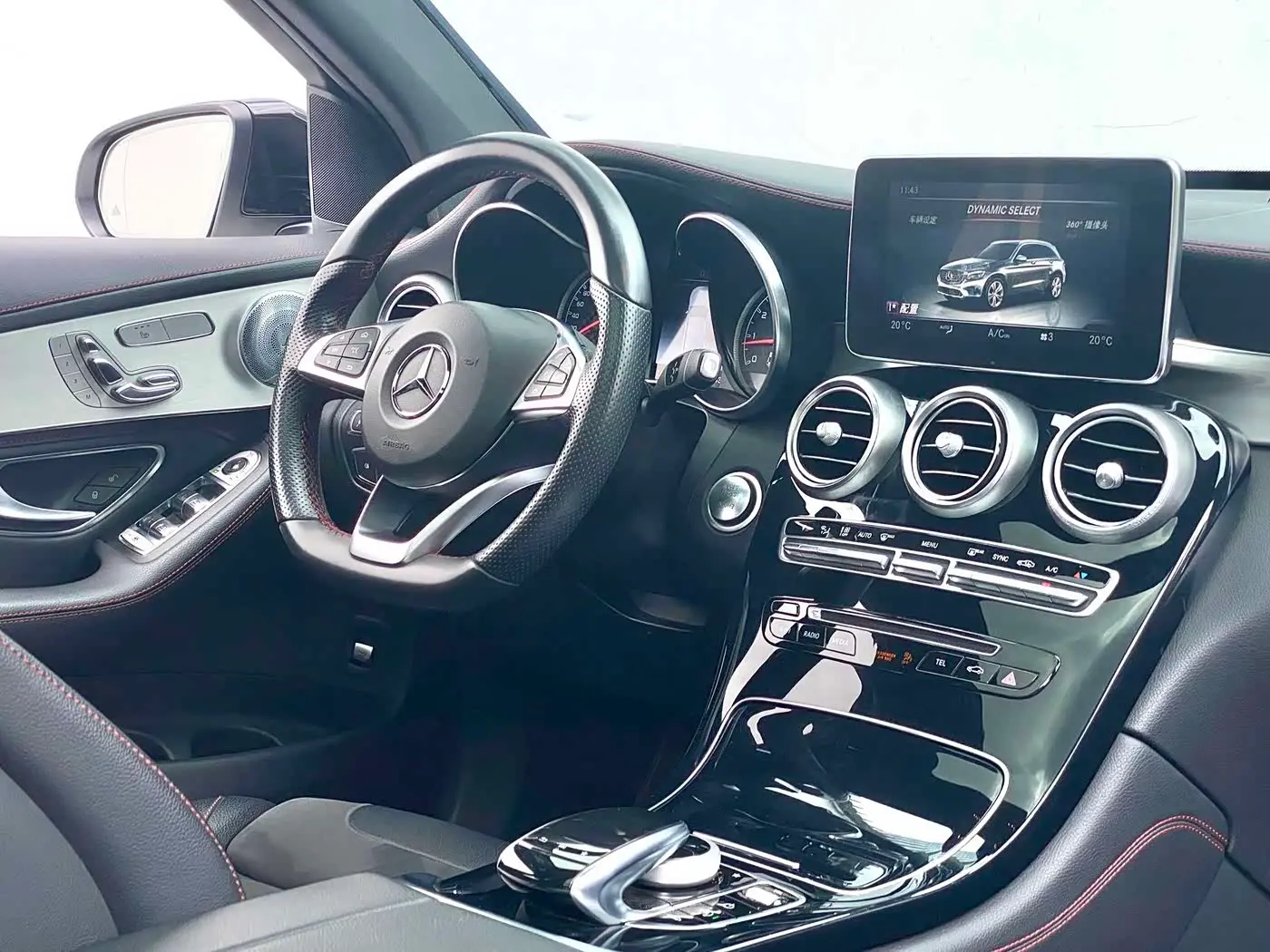 Mercedes-Benz GLC AMG 2018 — Şəkil 13/20