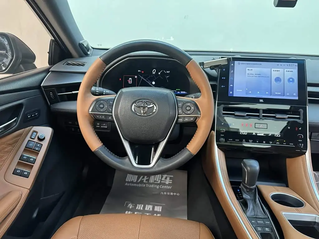 Toyota Avalon 2022 — Photo 8/14