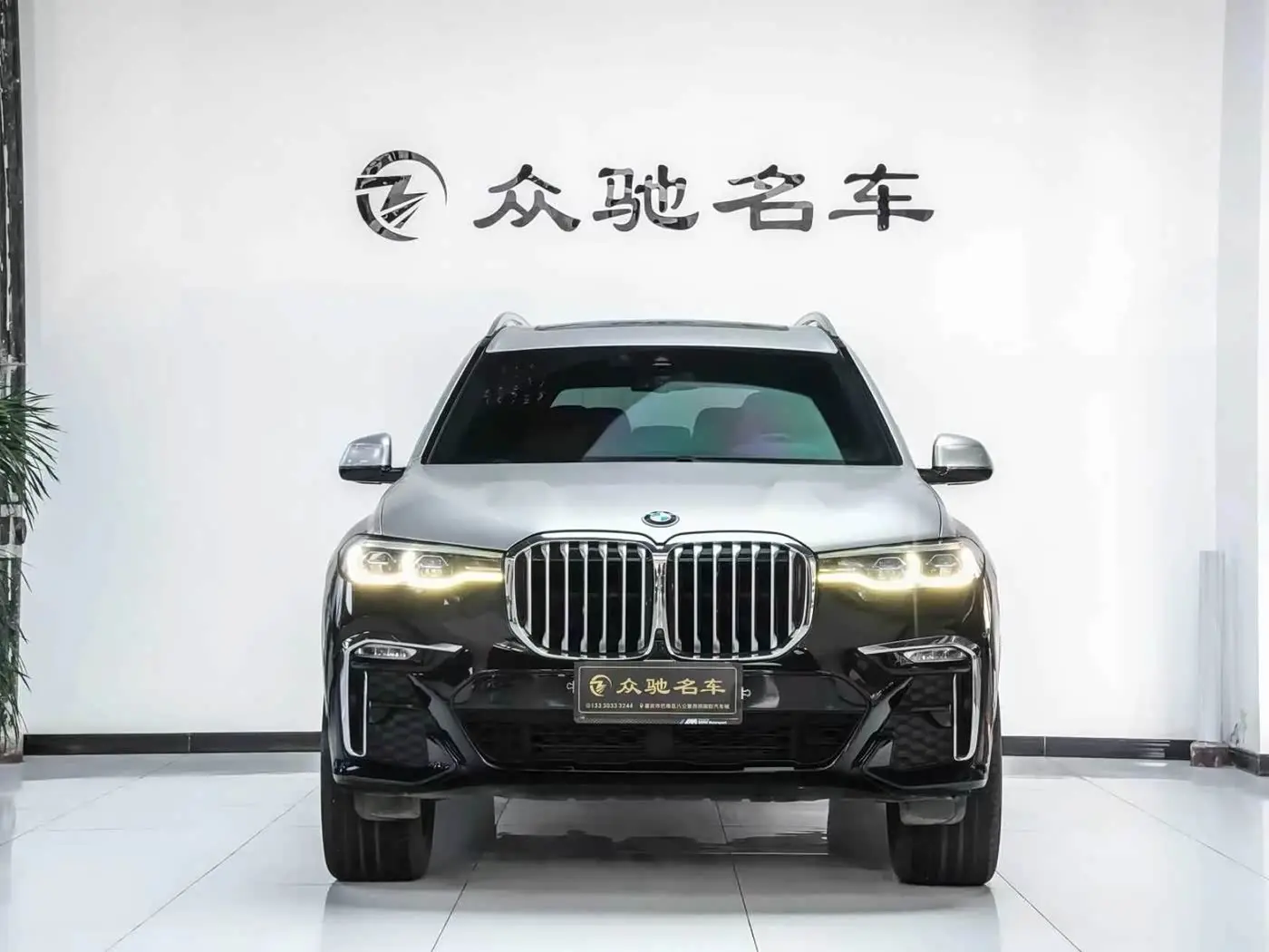 BMW X7 2019 — Фото 2/13