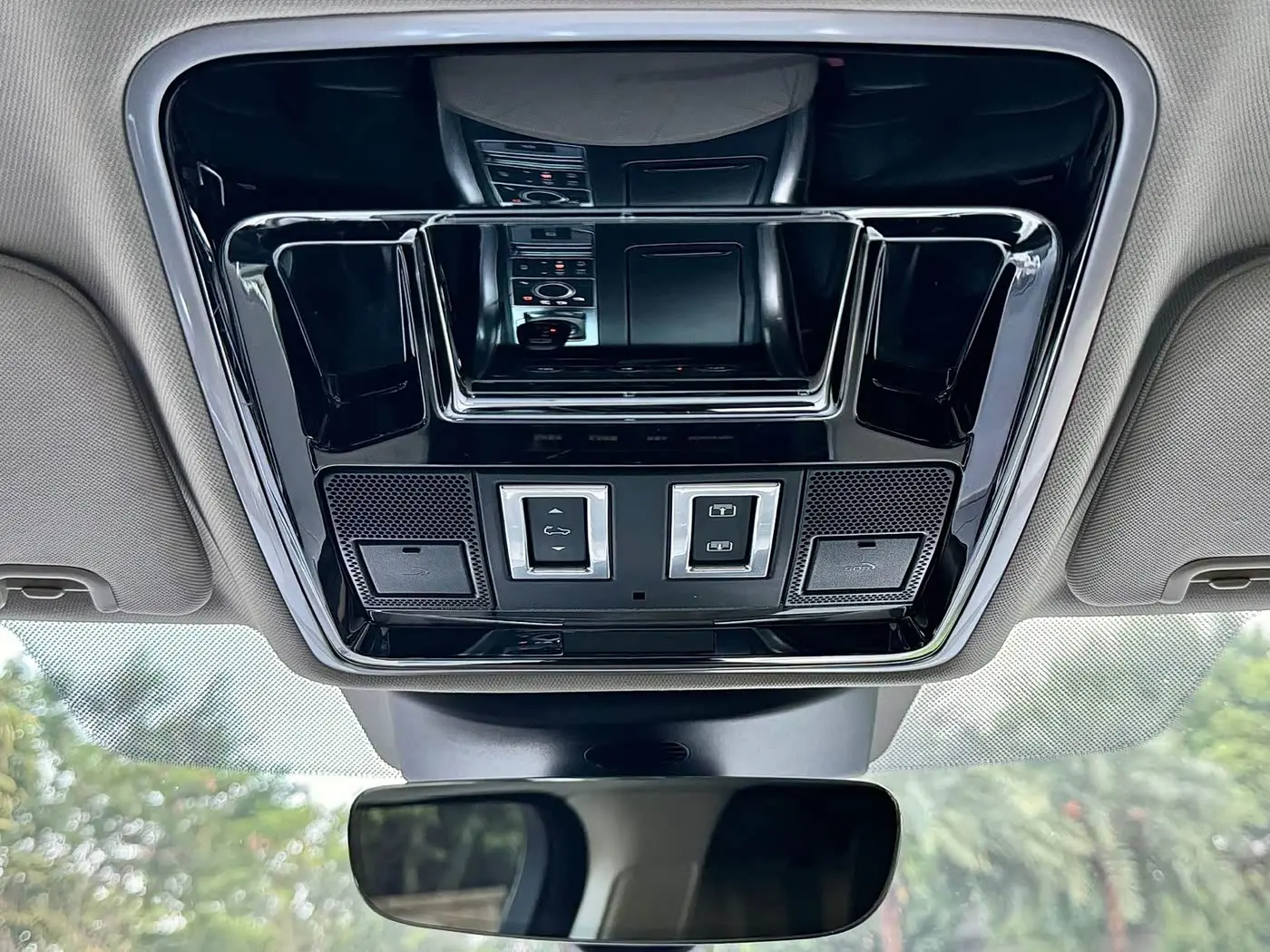 Land Rover Range Rover Sport 2017 — Фото 11/20
