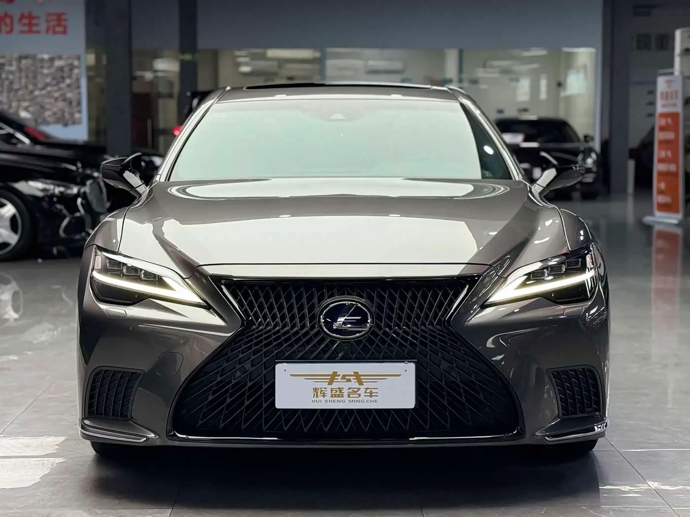 Lexus LS 2022 — Photo 2/18