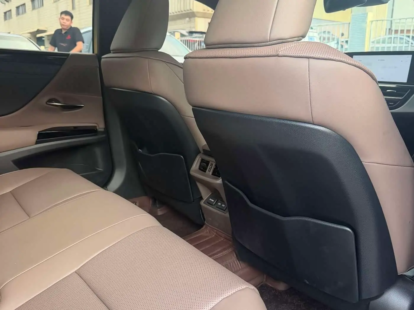 Lexus ES 2024 — Şəkil 19/20