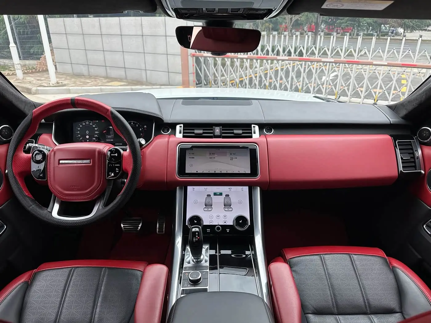 Land Rover Range Rover Sport 2018 — Photo 14/18