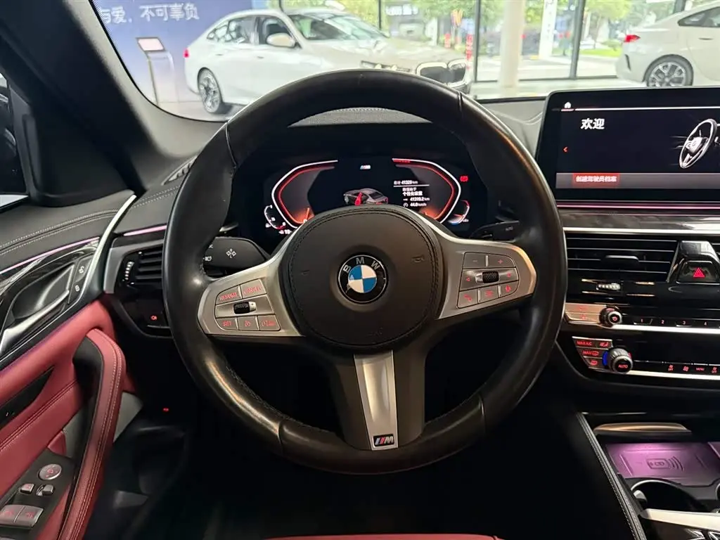 BMW 5 Series 2023 — Şəkil 14/16