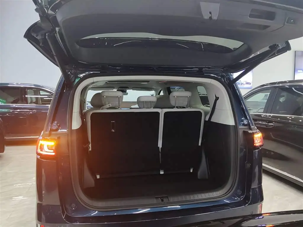 Voyah Auto Voyah Dreamer 2025 — Photo 19/20