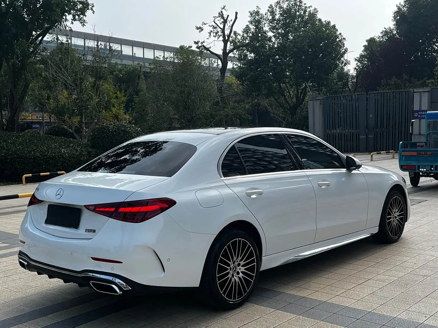 Mercedes-Benz C-Class 2026 — Фото 17/19