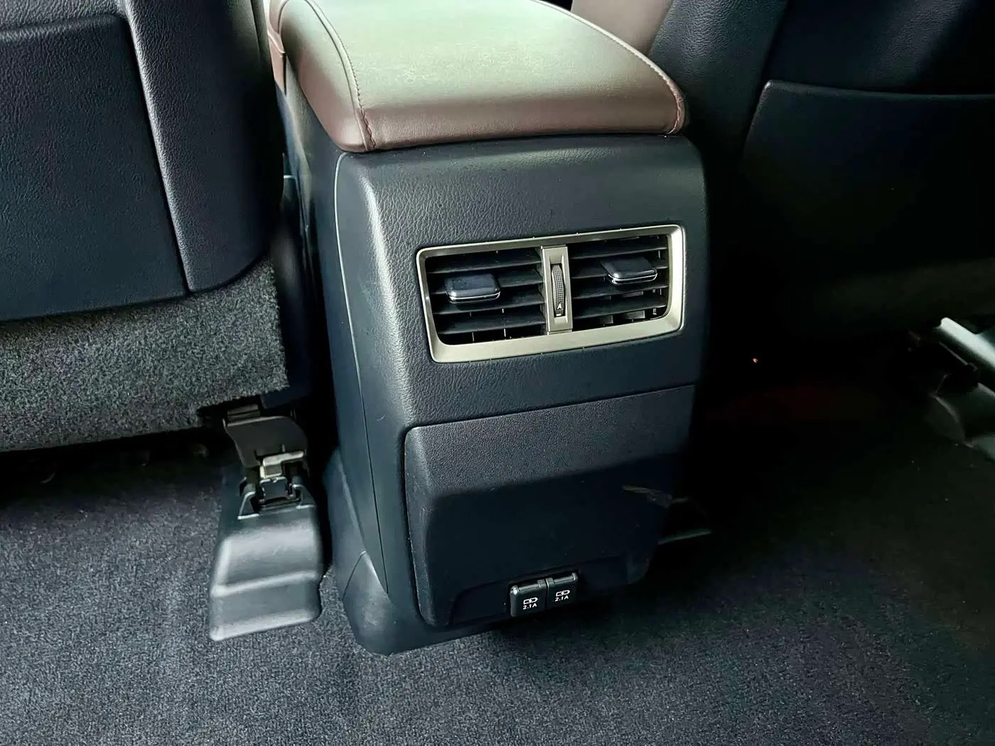 Lexus RX 2022 — Photo 19/20