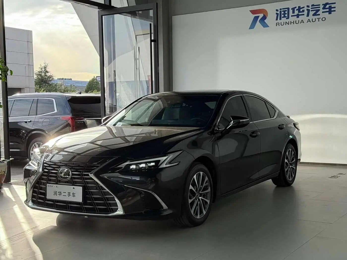 Lexus ES, 2025
