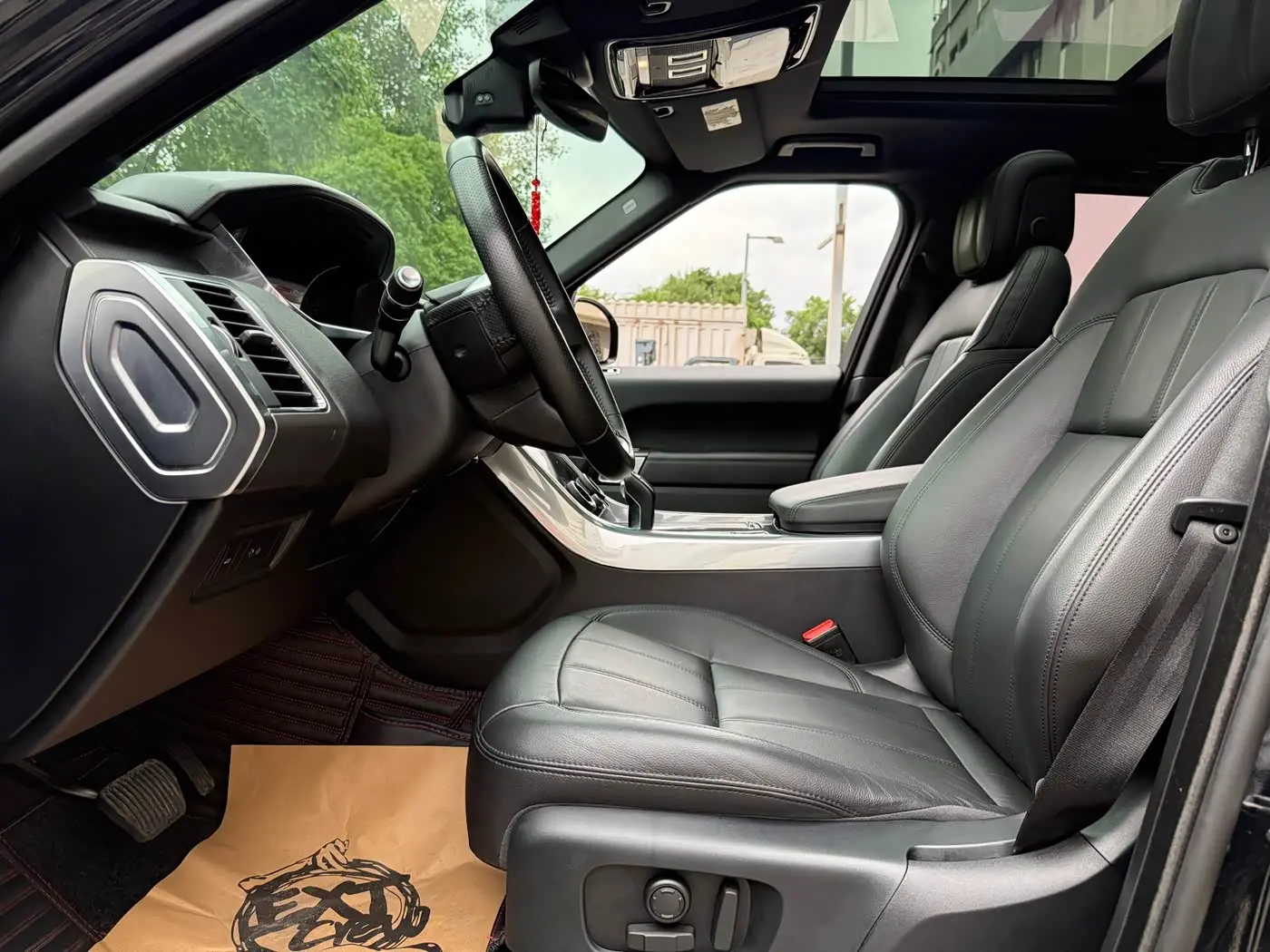 Land Rover Range Rover Sport 2019 — Photo 9/18