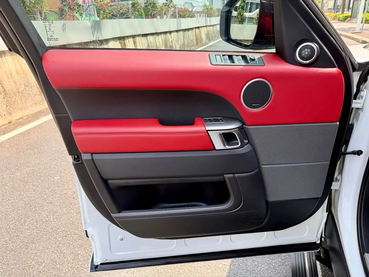 Land Rover Range Rover Sport 2017 — Photo 13/20
