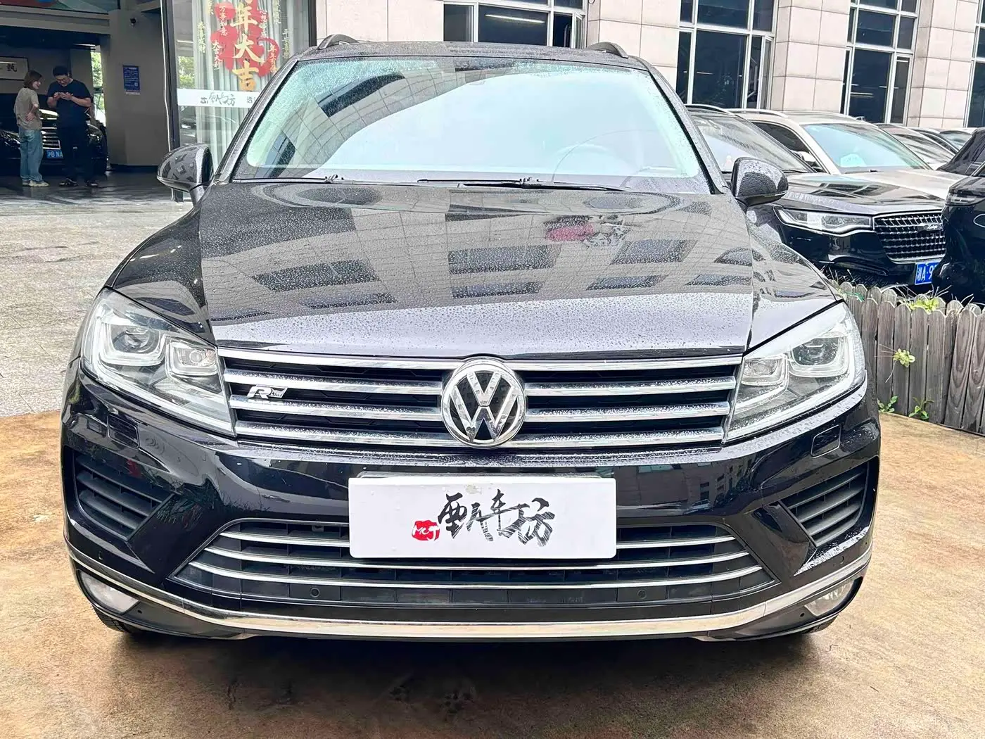 Volkswagen Touareg 2018 — Фото 2/19