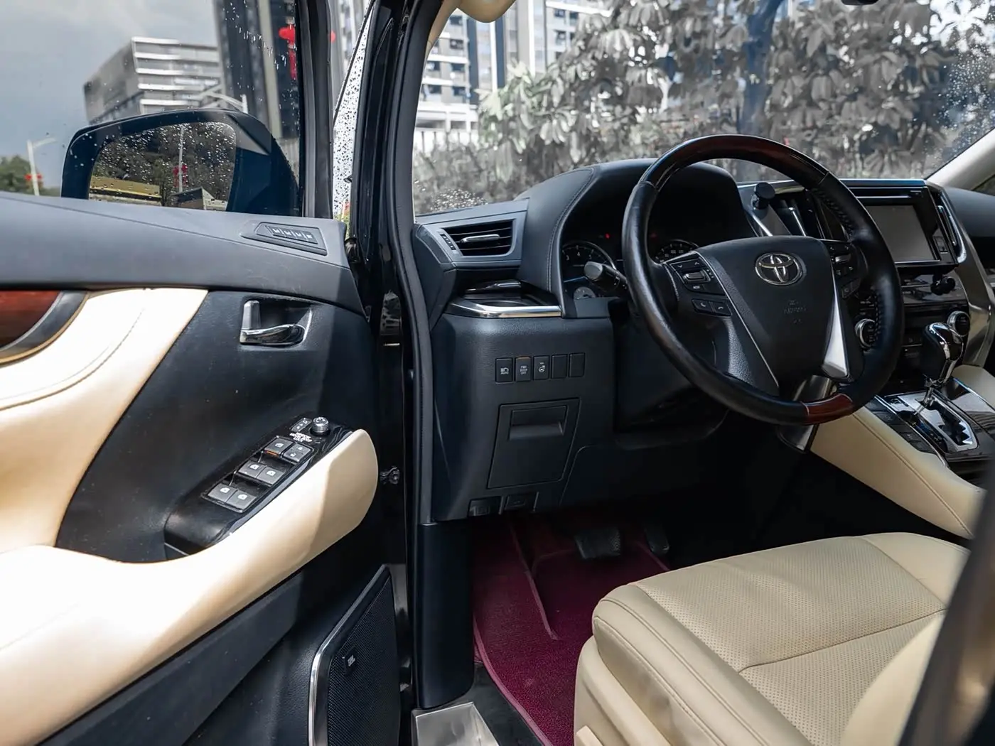 Toyota Alphard 2016 — Photo 7/18