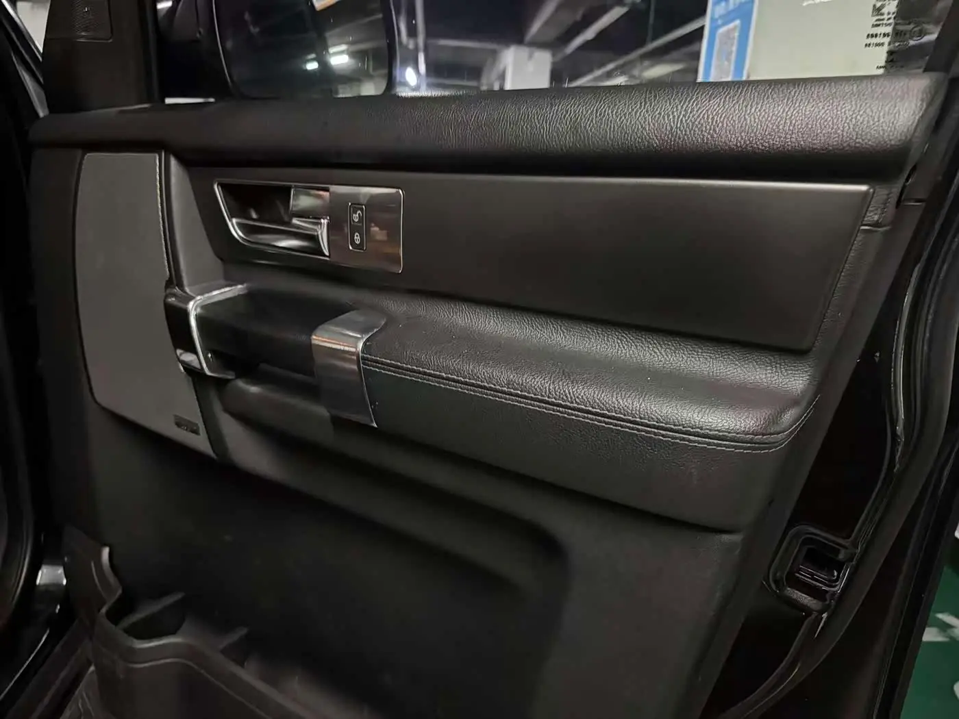 Land Rover Discovery 2012 — Şəkil 15/19