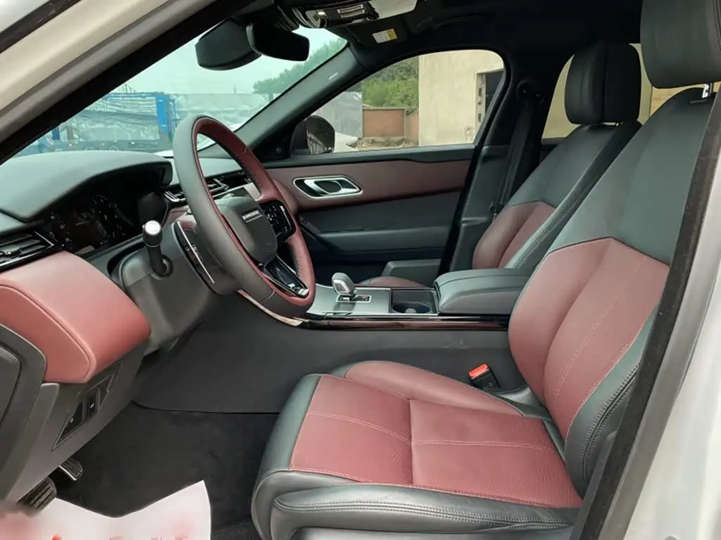 Land Rover Range Rover Velar 2024 — Photo 12/15