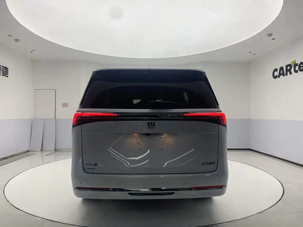 Buick GL8 New Energy 2025 — Photo 6/20
