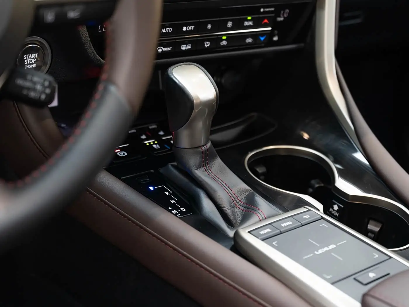 Lexus RX 2021 — Photo 15/20