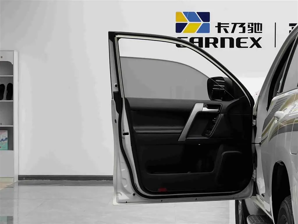 Toyota Prado 2019 — Photo 7/19