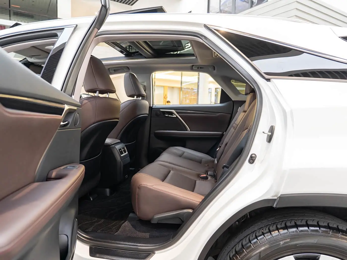 Lexus RX 2021 — Photo 10/20