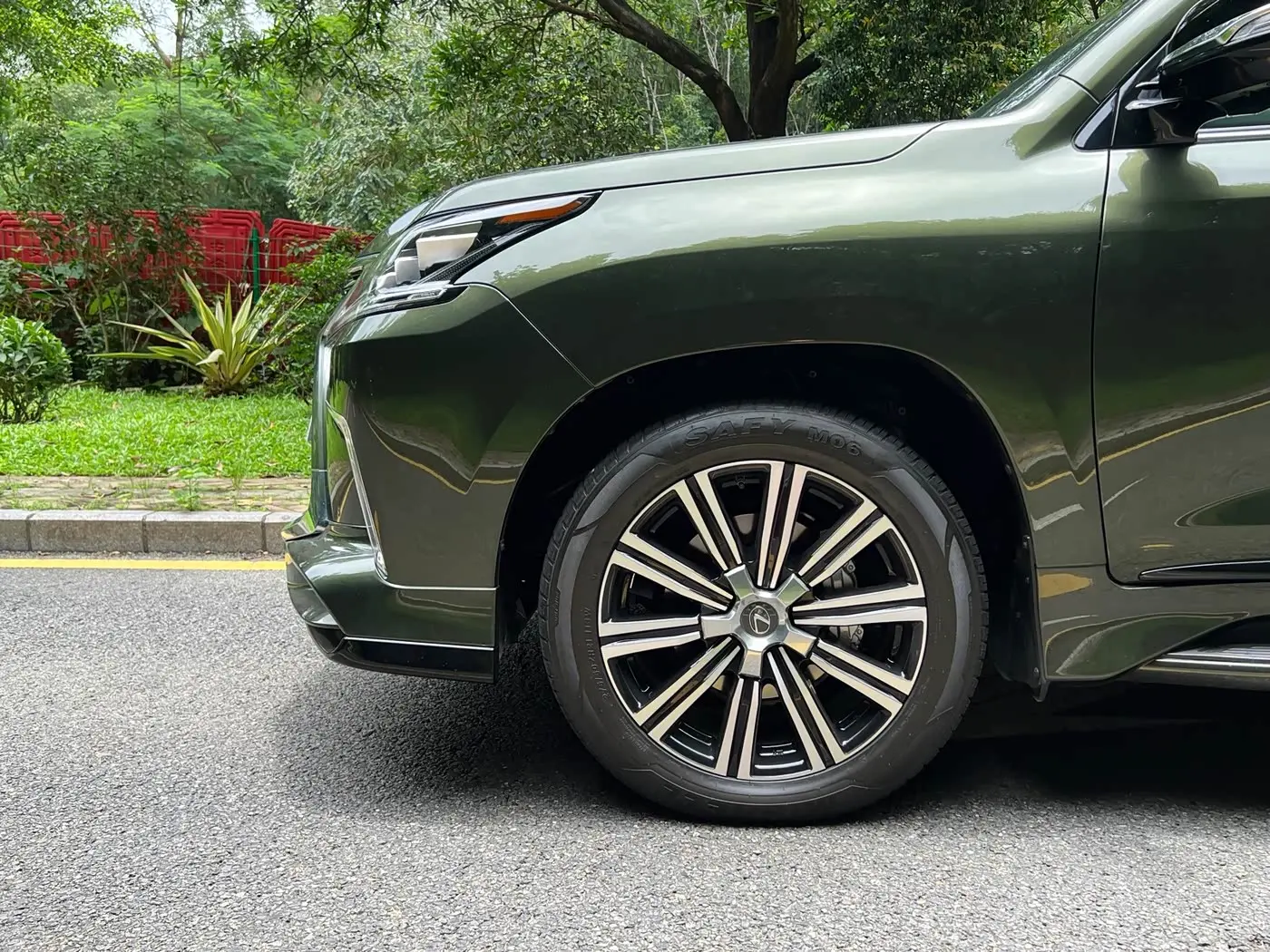 Lexus LX 2022 — Фото 19/20