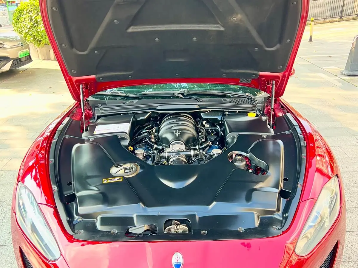 Maserati GranTurismo 2015 — Photo 11/11